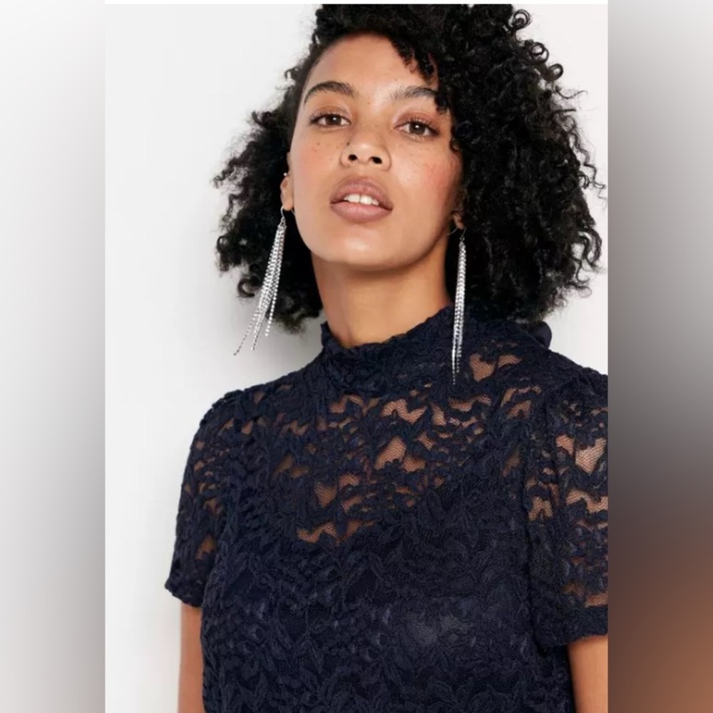Express (M) Elegant Black Lace Women’s Top